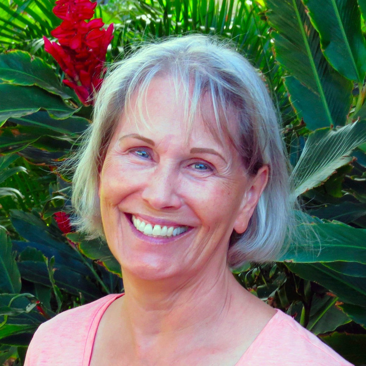 Beth Lauderdale, Mud Street Misfits author photo.